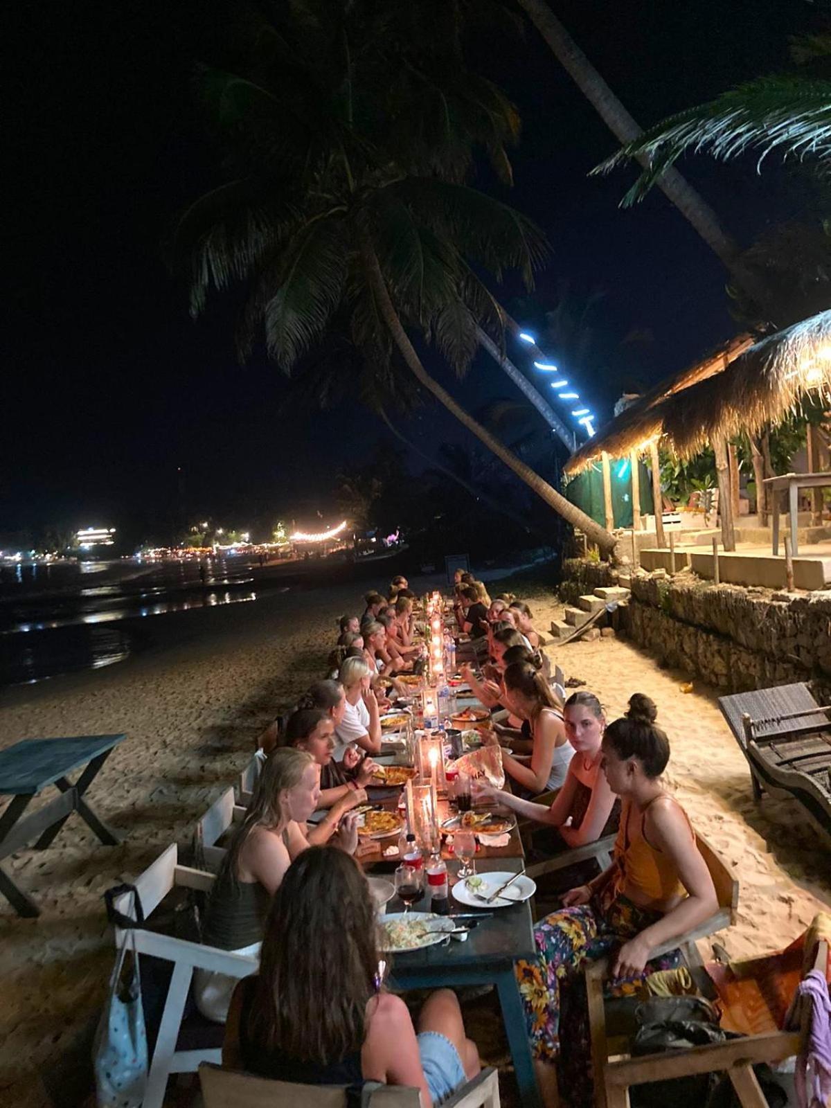 Suncoast Beach Hotel Mirissa Exterior photo